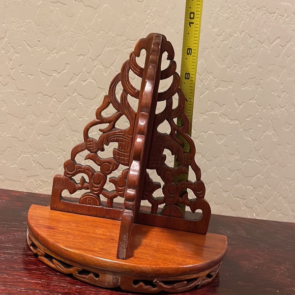 Ornate Wooden two sided shelf - Picture 14 of 15